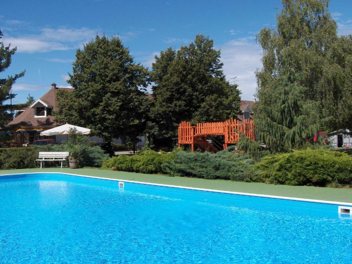 Villa Apartman 3 Haloszobaval à Bük Extérieur photo